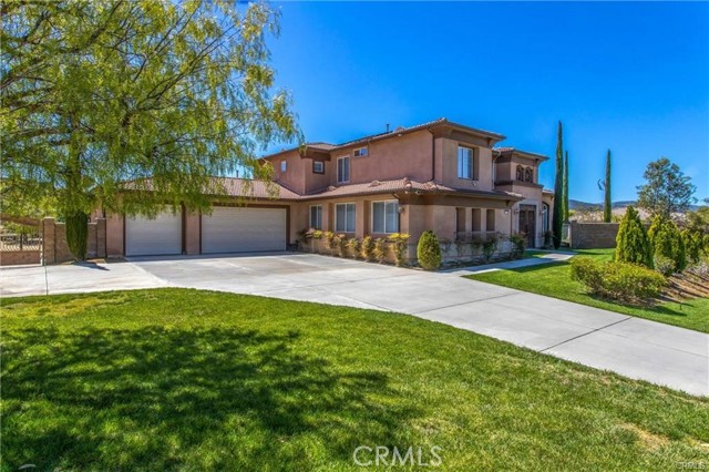 Detail Gallery Image 3 of 69 For 2136 Horse Trail Dr, Redlands,  CA 92373 - 4 Beds | 3/1 Baths