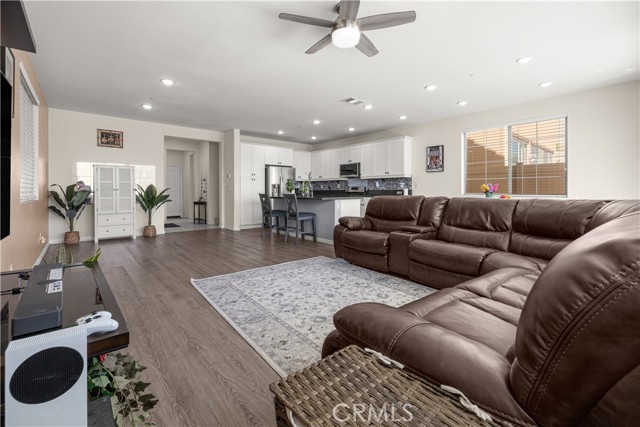 Detail Gallery Image 10 of 54 For 4961 S Monarch Pl, Ontario,  CA 91762 - 4 Beds | 3 Baths