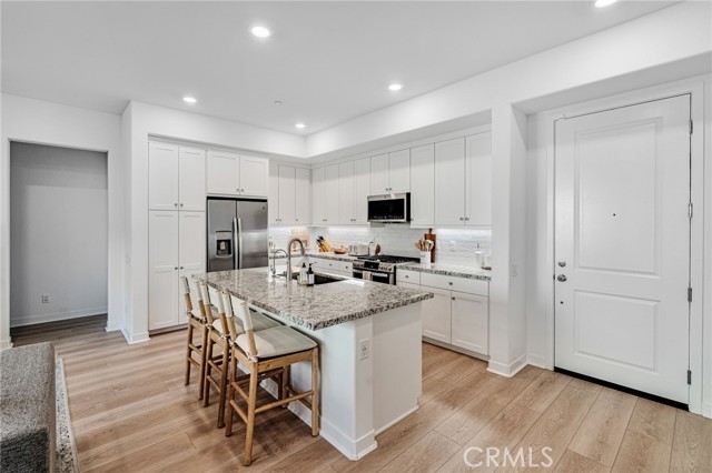 Detail Gallery Image 4 of 34 For 26958 Sandbar Willow Pl #205,  Valencia,  CA 91355 - 3 Beds | 2 Baths