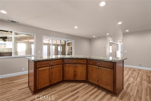 Detail Gallery Image 13 of 61 For 18 Jasper Dr, Chico,  CA 95928 - 5 Beds | 3 Baths