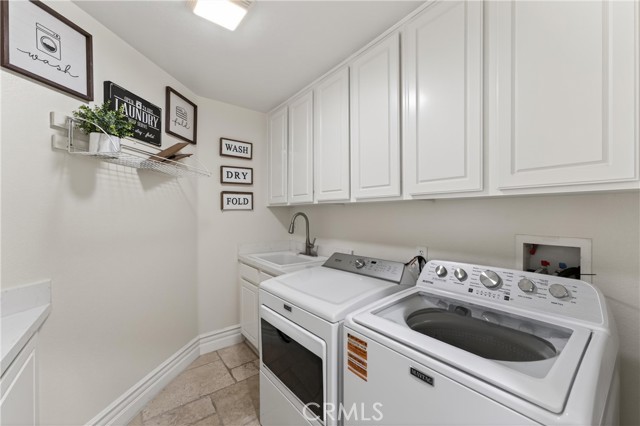 Detail Gallery Image 22 of 44 For 2634 Old Windmill Ct, Riverside,  CA 92503 - 5 Beds | 4/1 Baths