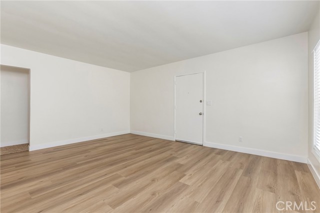 Detail Gallery Image 8 of 19 For 10327 Flora Vista Ave, Bellflower,  CA 90706 - 2 Beds | 1 Baths