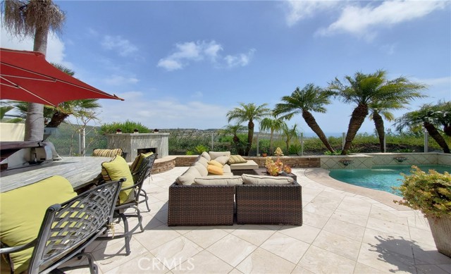 34 Sunset Cove, Newport Coast CA: https://media.crmls.org/medias/6bca9578-1a5a-4e6d-bd00-eee052aae014.jpg