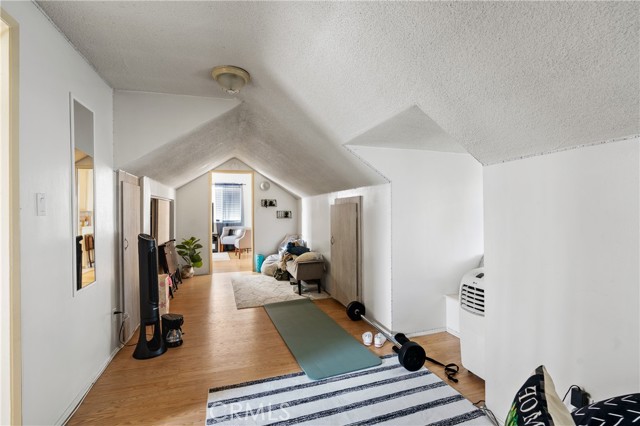 1900 Vanderbilt Lane, Redondo Beach CA: https://media.crmls.org/medias/6bcaad86-b42b-42df-bf50-01ddd9ac29d3.jpg