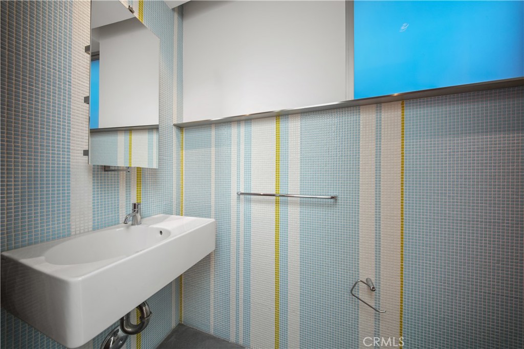 MLS #NP25234385 image #12