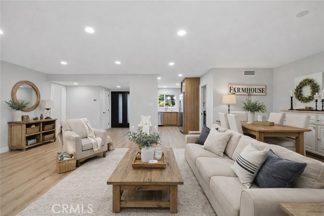 Detail Gallery Image 7 of 38 For 10557 Reseda, Porter Ranch,  CA 91326 - 5 Beds | 3 Baths