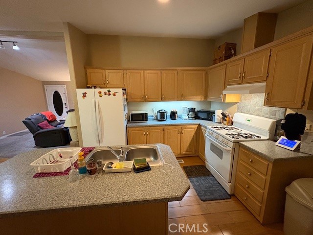 Detail Gallery Image 13 of 23 For 6601 Eucalyptus, Bakersfield,  CA 93306 - 3 Beds | 2 Baths