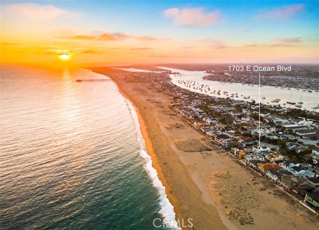 1703 E Ocean Boulevard, Newport Beach CA: https://media.crmls.org/medias/6bcbfe2c-81b3-406d-b152-834b066cb30d.jpg
