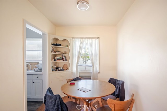 Detail Gallery Image 14 of 23 For 2010 N Los Robles Ave, Pasadena,  CA 91104 - – Beds | – Baths