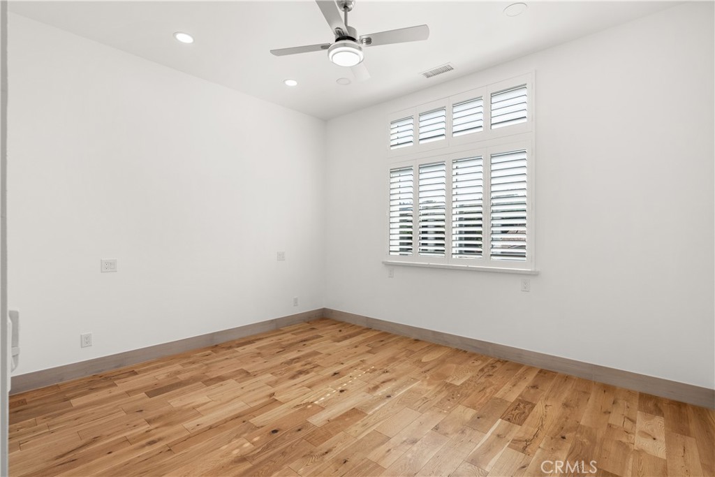 MLS #OC25246819 image #40