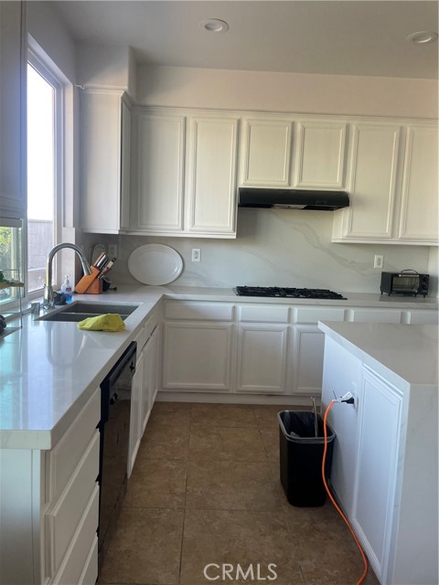 Detail Gallery Image 17 of 20 For 28195 Juniper Tree Ln, Menifee,  CA 92585 - 6 Beds | 3/1 Baths