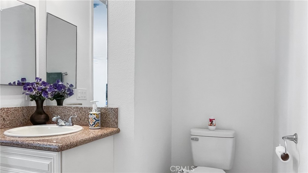 https://media.crmls.org/medias/6bce213c-9258-44f9-8f6b-bcd0f1d9a767.jpg?preset=X-Large