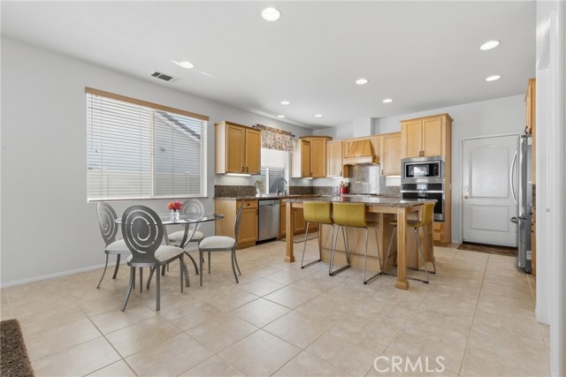 Detail Gallery Image 16 of 73 For 43916 Barletta St, Temecula,  CA 92592 - 5 Beds | 3 Baths