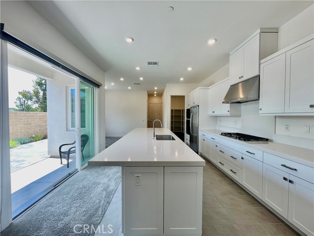 Detail Gallery Image 4 of 20 For 114 Culture, Irvine,  CA 92618 - 3 Beds | 2/2 Baths