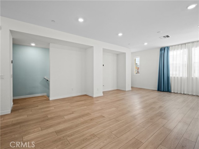 Detail Gallery Image 7 of 41 For 27148 Valley Oak Pl, Valencia,  CA 91381 - 4 Beds | 4 Baths