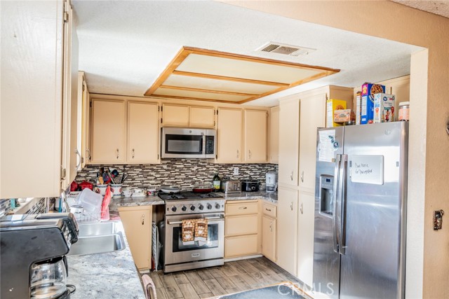 Detail Gallery Image 17 of 43 For 4637 Luna Rd, Phelan,  CA 92371 - 3 Beds | 2 Baths