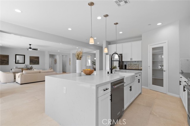 5804 Levanto Street, Bakersfield CA: https://media.crmls.org/medias/6bd18db1-ebb2-4382-9a79-35d6419e6c73.jpg