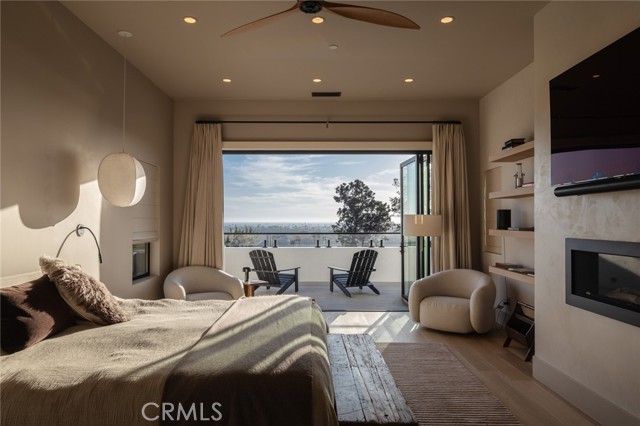 Detail Gallery Image 24 of 57 For 2212 Cliff Dr, Newport Beach,  CA 92663 - 5 Beds | 5/1 Baths