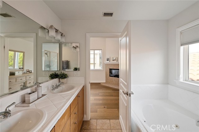 1743 Havemeyer Lane, Redondo Beach CA: https://media.crmls.org/medias/6bd22dd5-7cab-4735-abf1-96e5cc0e233f.jpg