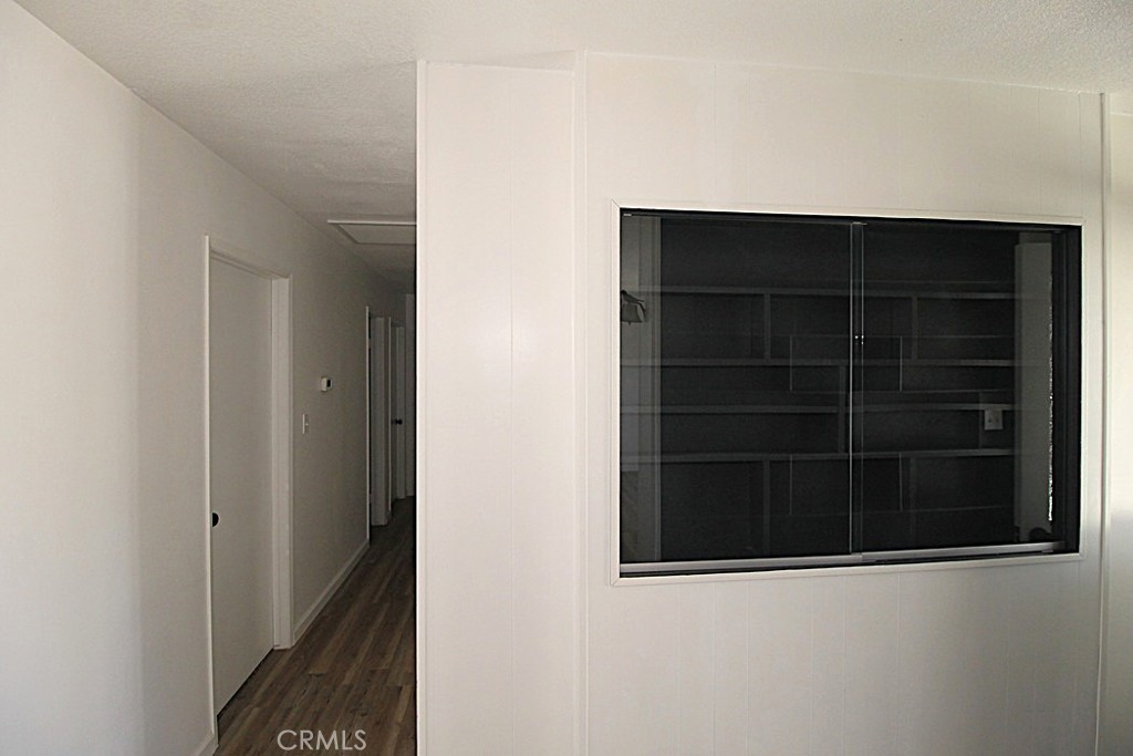 https://media.crmls.org/medias/6bd2a81c-a911-4341-ba06-19396967ce80.jpg?preset=X-Large