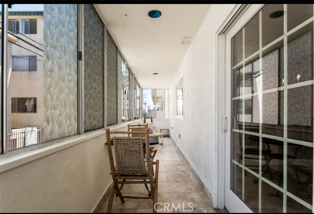 1127 10th Street, Santa Monica CA: https://media.crmls.org/medias/6bd420fd-1ecf-49f3-b8a6-f96e8624362e.jpg