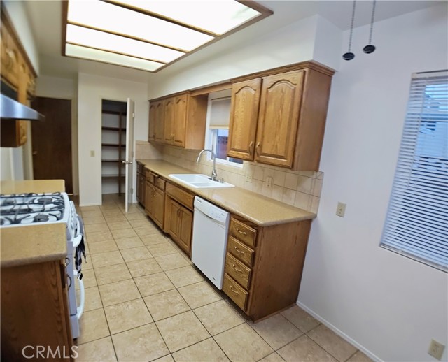 Detail Gallery Image 2 of 13 For 35617 Panorama Dr, Yucaipa,  CA 92399 - 3 Beds | 2 Baths