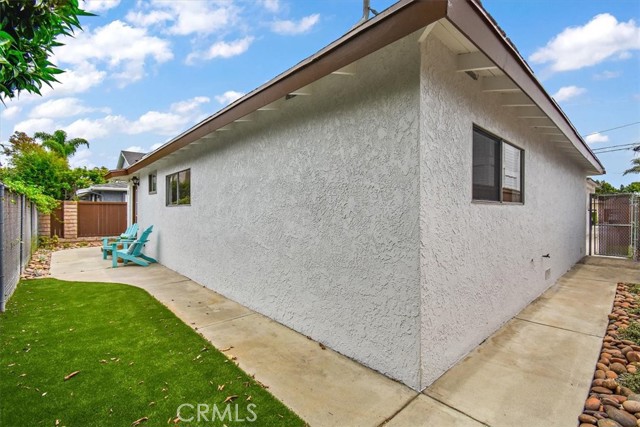 2009 Graham Avenue, Redondo Beach, California 90278, ,Residential Income,Sold,Graham,SB23143198