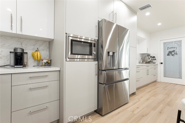 Detail Gallery Image 14 of 57 For 7106 Teesdale Ave, North Hollywood,  CA 91605 - 3 Beds | 2 Baths
