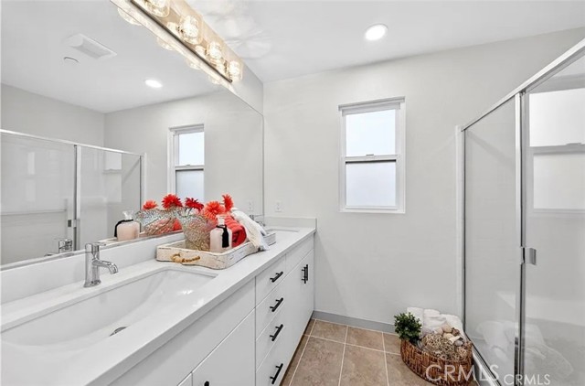 Detail Gallery Image 6 of 9 For 809 Anaheim Blvd #106,  Anaheim,  CA 92805 - 3 Beds | 2/1 Baths