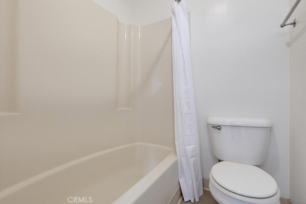 https://media.crmls.org/medias/6bd64f38-efdb-4a2f-8475-3ba90e43da24.jpg?preset=X-Large