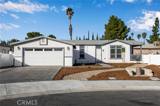 Detail Gallery Image 1 of 53 For 748 Larissa Ct, Perris,  CA 92570 - 3 Beds | 2 Baths