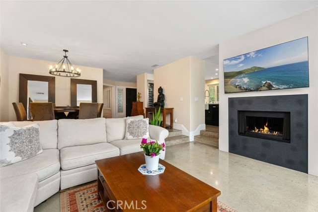 Detail Gallery Image 16 of 45 For 631 Brocton Ct #101,  Long Beach,  CA 90803 - 3 Beds | 2/1 Baths