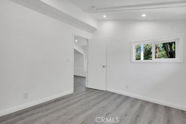 10732 Hatteras Street, North Hollywood CA: https://media.crmls.org/medias/6bd80fda-b0ce-4fec-ab06-f24d70edf122.jpg