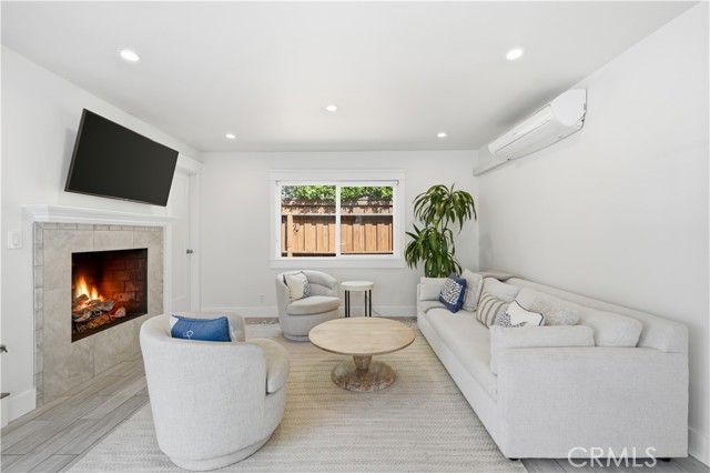 Detail Gallery Image 14 of 38 For 130 Cordova Walk, Long Beach,  CA 90803 - 2 Beds | 2/1 Baths