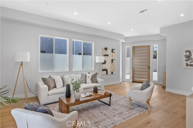 Detail Gallery Image 6 of 47 For 2619 Huntington Ln #B,  Redondo Beach,  CA 90278 - 4 Beds | 3/1 Baths
