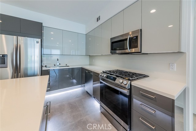 Detail Gallery Image 11 of 15 For 214 Westmoreland #5,  Los Angeles,  CA 90004 - 2 Beds | 2 Baths