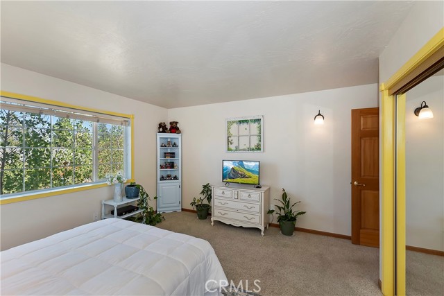 Detail Gallery Image 13 of 35 For 366 Pine Ln, Big Bear City,  CA 92314 - 3 Beds | 3 Baths