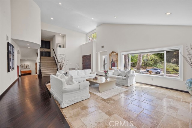 Detail Gallery Image 6 of 25 For 25171 Stageline Dr, Laguna Hills,  CA 92653 - 5 Beds | 4/1 Baths