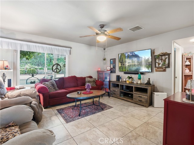 Detail Gallery Image 5 of 16 For 27015 Las Mananitas, Valencia,  CA 91354 - 4 Beds | 3 Baths