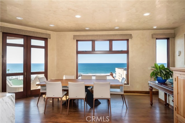 Detail Gallery Image 3 of 19 For 221 30th St, Manhattan Beach,  CA 90266 - 4 Beds | 4/1 Baths