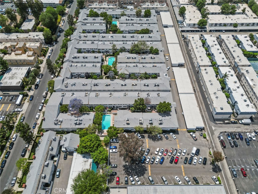 https://media.crmls.org/medias/6bdb03c4-85f7-4a26-ab42-1cf5c75a31c4.jpg?preset=X-Large