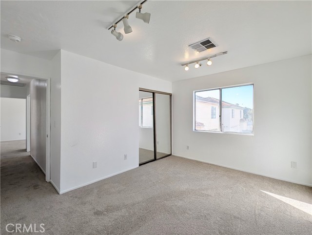 9235 Woodman Avenue, Arleta CA: https://media.crmls.org/medias/6bdb1cff-fe40-4ffe-96b8-aaad547f20b9.jpg