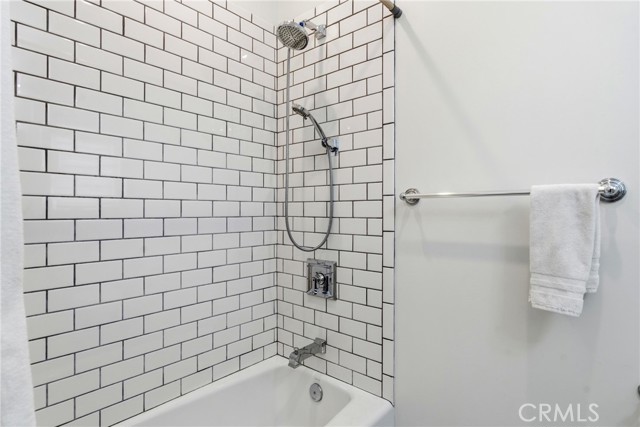 Detail Gallery Image 15 of 37 For 4469 Stern Ave, Sherman Oaks,  CA 91423 - 5 Beds | 5 Baths