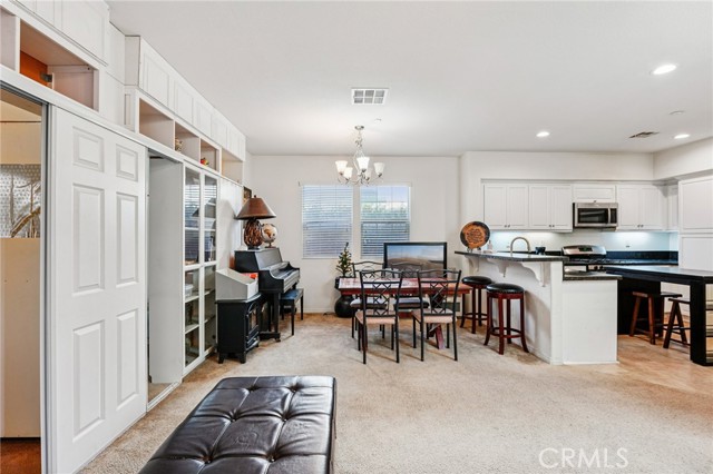 Detail Gallery Image 5 of 44 For 1951 W Provost Pl, San Bernardino,  CA 92407 - 3 Beds | 3 Baths