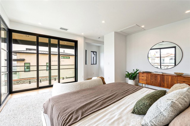 223 Orchid Avenue, Corona del Mar CA: https://media.crmls.org/medias/6bdb9362-12d5-4d3c-b57a-78094a1d51a9.jpg