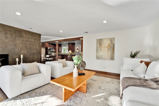 1811 Chantry Drive, Arcadia CA: https://media.crmls.org/medias/6bdbe9ec-68b5-4a00-9192-c6c5d0e07940.jpg