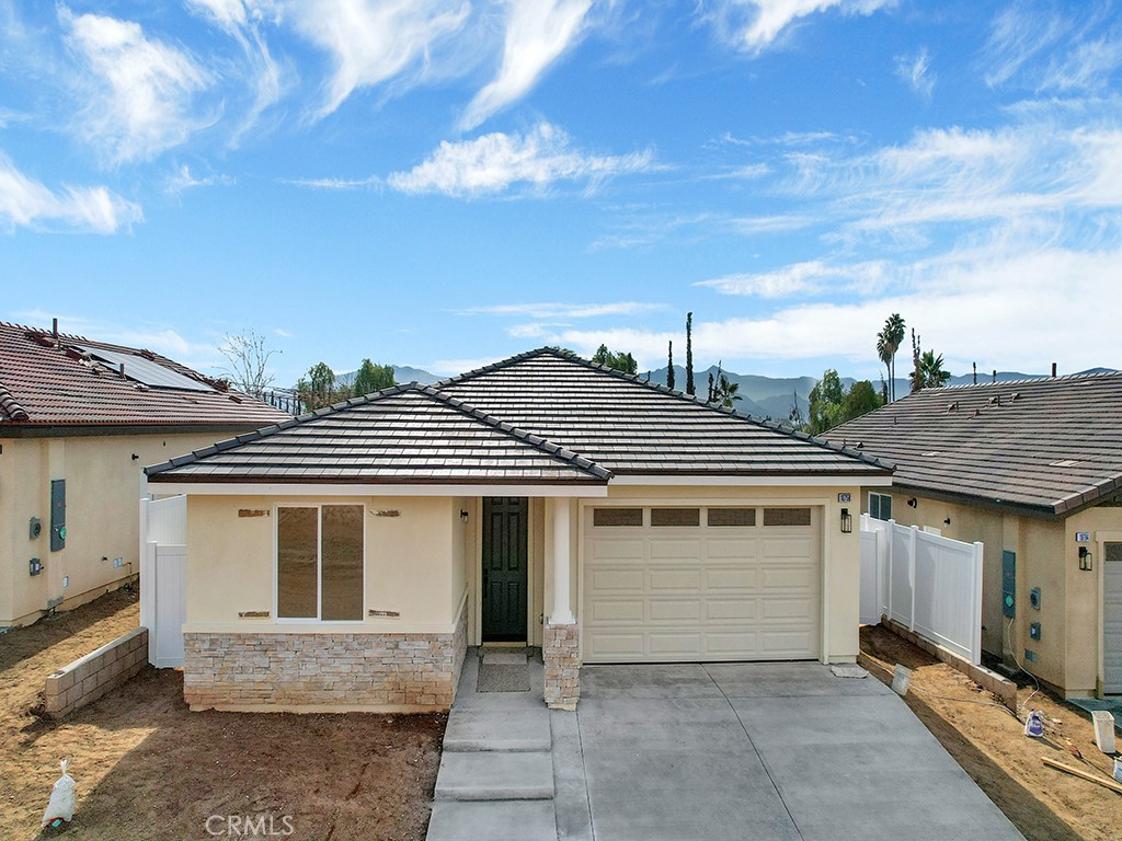 10758 Brookfield Drive, Riverside, CA 92505