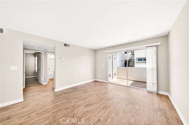 Detail Gallery Image 6 of 29 For 16377 Lakeshore, Lake Elsinore,  CA 92530 - 2 Beds | 2/1 Baths