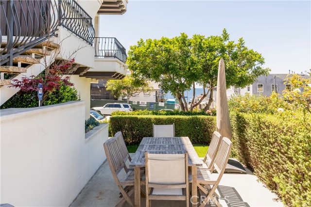 300 19TH Street, Manhattan Beach CA: https://media.crmls.org/medias/6bdeb8e9-6d56-4fcb-8fda-b9d35d9fe6f1.jpg