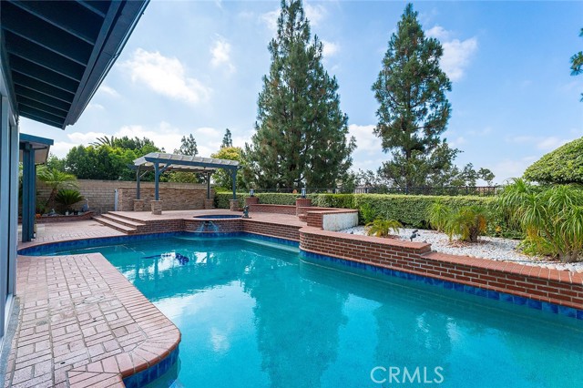 18200 Sandringham Court, Porter Ranch CA: https://media.crmls.org/medias/6be022d0-aa4e-4e53-819f-0308b2fb9986.jpg